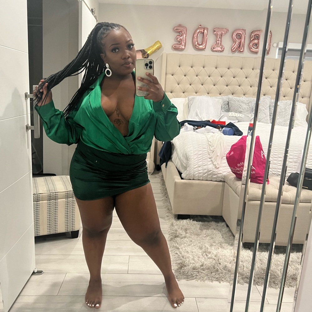 Sexy satin green dress!!!